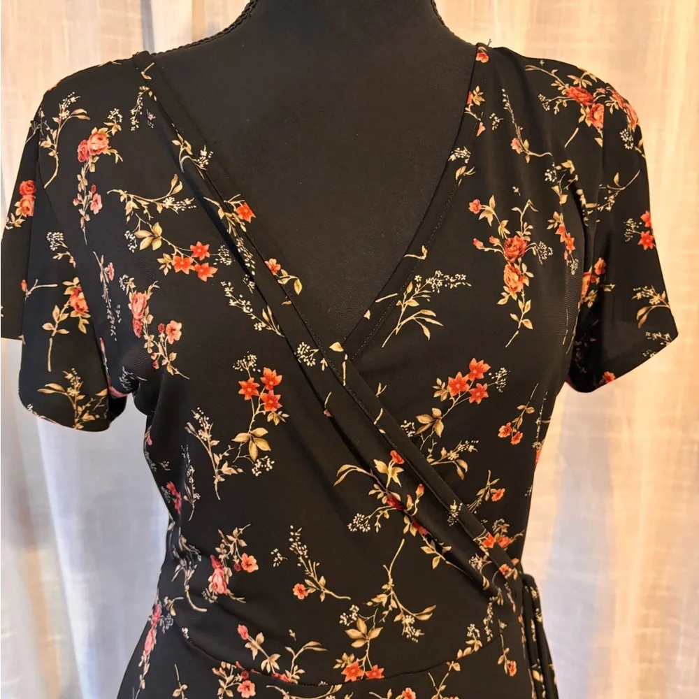 Kaileigh Black Floral Wrap Midi Dress with Red Accent - Picture 2 of 8